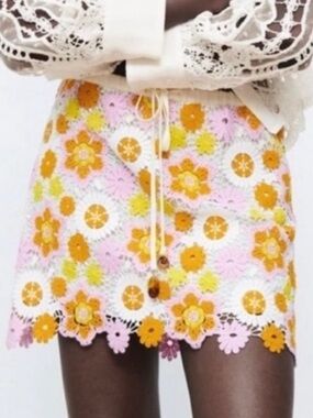 NWT ZARA Floral Crochet Retro Mini Skirt S ASO Enid Sinclair Wednesday SPRING